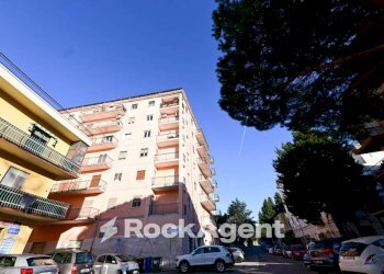 Facciata - Quadrilocale via Bambinello Gesù, 24, Catanzaro - foto 1