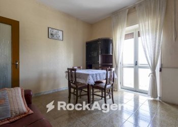 Salone - Two-room apartment piazza Pitagora, Catanzaro - photo 1