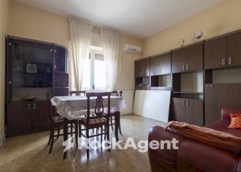 Salone - Two-room apartment piazza Pitagora, Catanzaro - photo 3