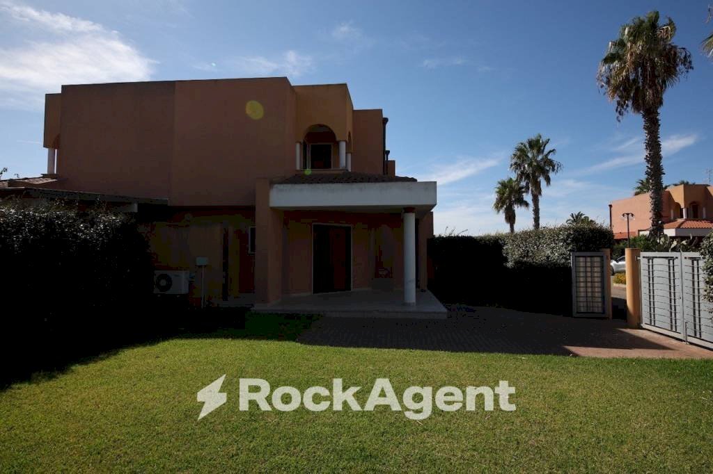 Facciata - Villa via di Torre Testa, Brindisi - foto 1