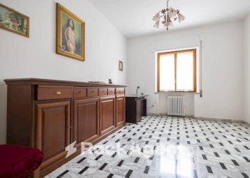 Camera da letto - Trilocale via Nicola Lombardi, 9, Catanzaro - foto 11