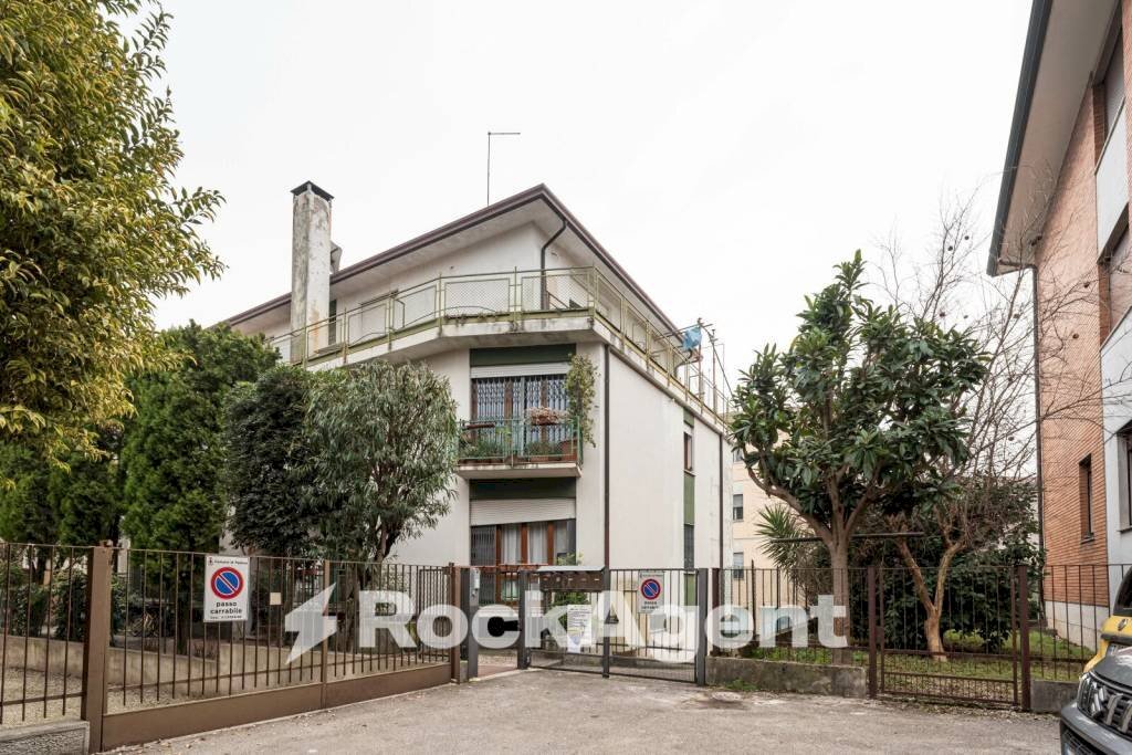 Facciata - Appartamento via Marco Antonio Calza, Padova - foto 2