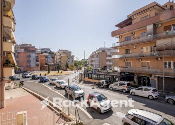 Vista - Appartamento via dei Durantini, 221, Roma - foto 12