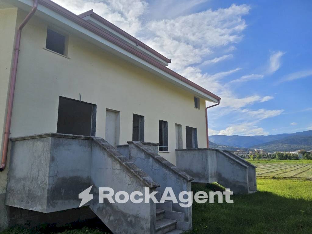 Facciata - Villa a Schiera via degli aranci isca marina, Isca sullo Ionio - foto 1