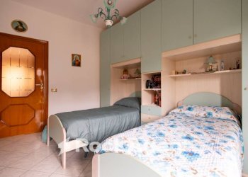 Camera da letto - Trilocale via Corace 1, Gimigliano - foto 10