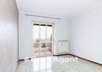 Camera da letto - Trilocale via Andrea Provana, 25, Collegno - foto 8