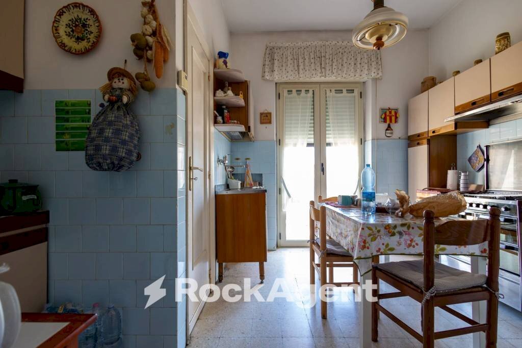 Cucina - Quadrilocale via Madonna dei Cieli 40/a, Catanzaro - foto 1