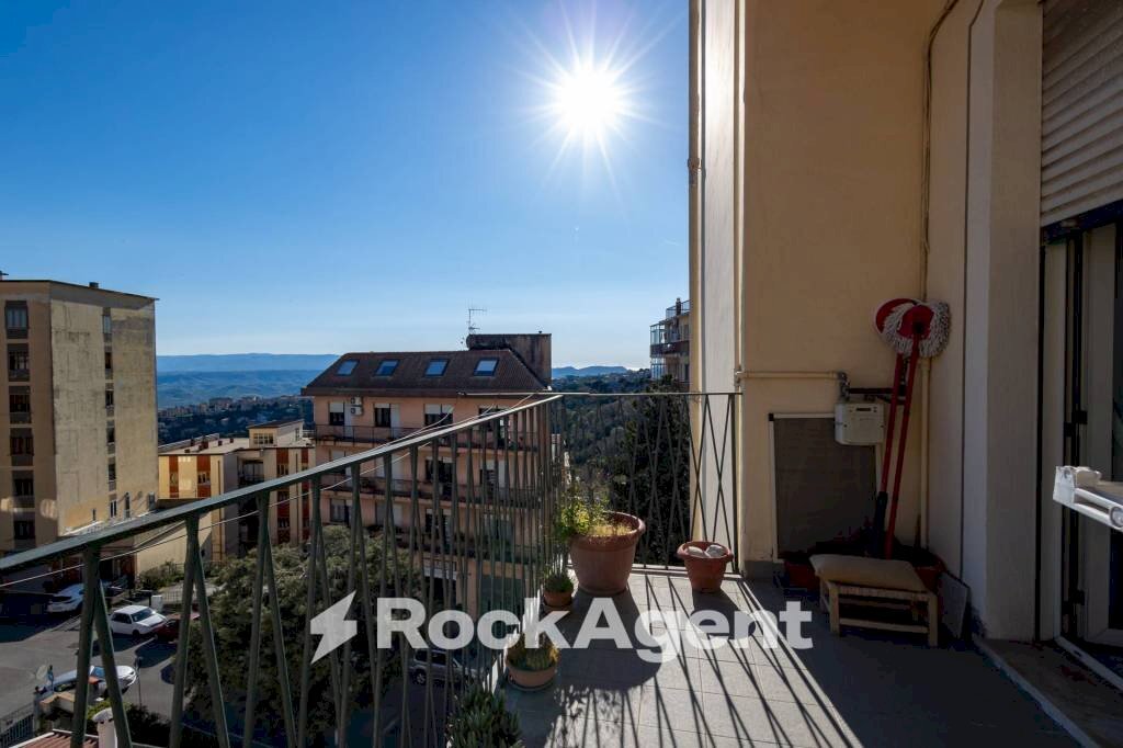 Terrazzo - Quadrilocale via Madonna dei Cieli 40/a, Catanzaro - foto 2