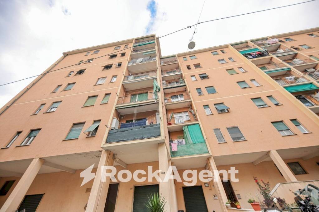 Facciata - Appartamento corso Luigi Andrea Martinetti, 113, Genova (zona Sampierdarena) - foto 1