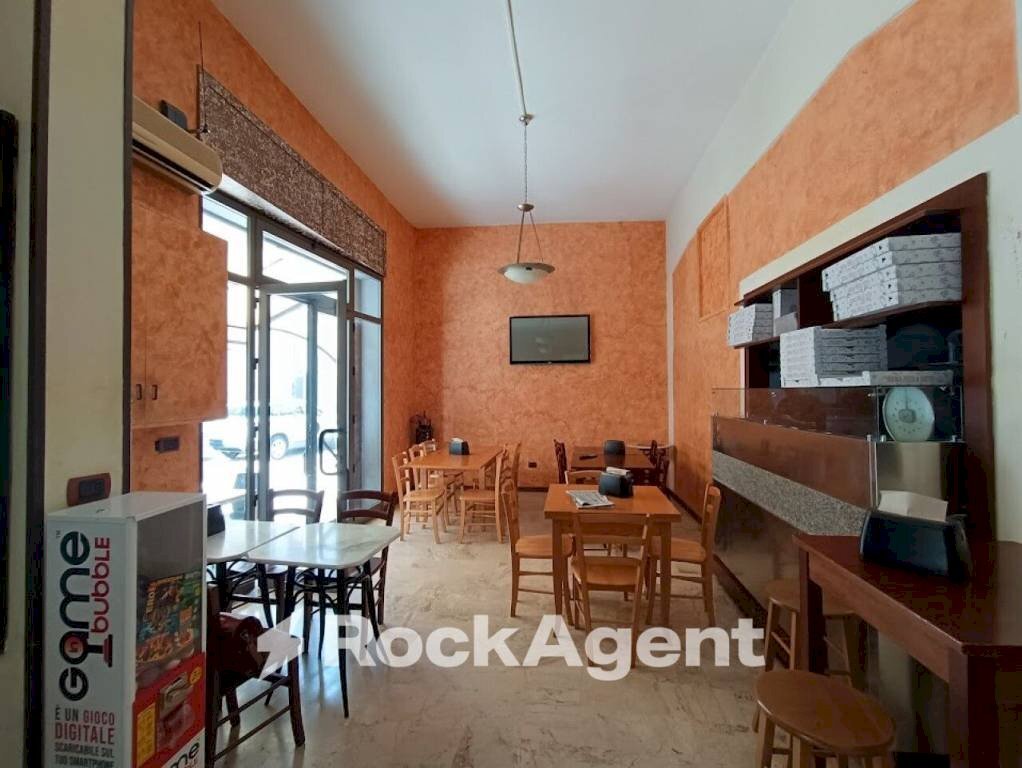 Interno non residenziale - Bar Tavola Calda - Fredda via Salvatore Trinchese, 22, Martano - foto 2