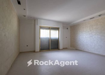 Camera da letto - Shop via Risorgimento, 114, Borgia - photo 16