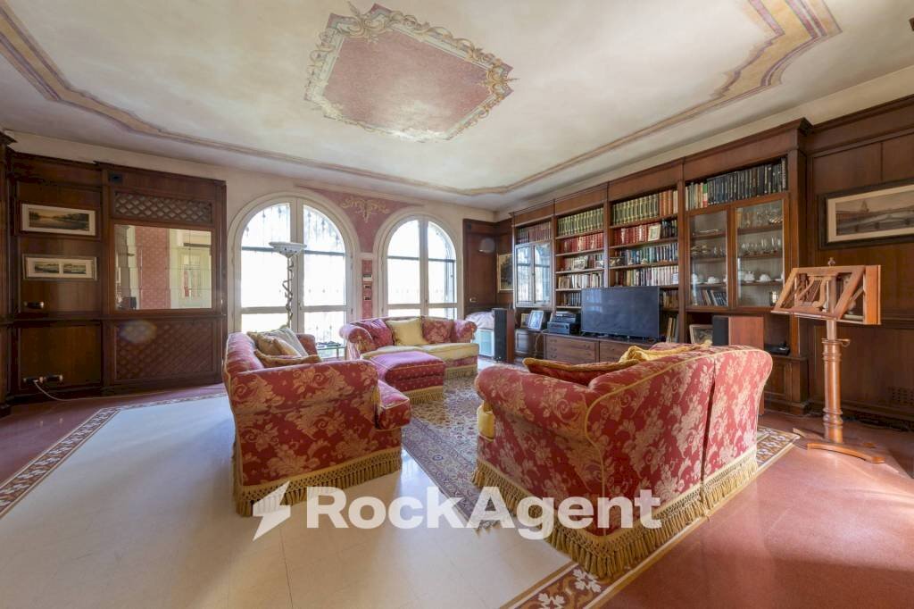 Salone - Villa corso Genova, 242, Vigevano - foto 1