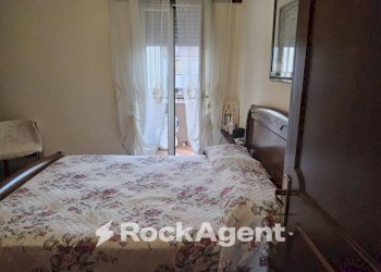 Camera da letto - Three-room apartment via Aguglia I, Caulonia - photo 8