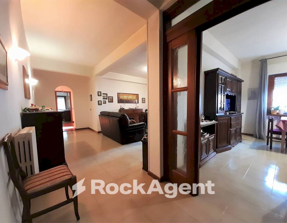 Corridoio - Appartamento via del Carmine, 8, Acquapendente - foto 1