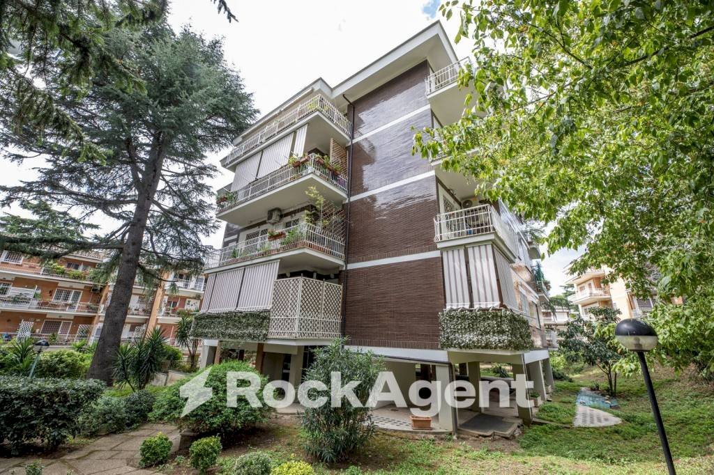 Facciata - Bilocale via Mauro Morrone, 48, Roma - foto 1