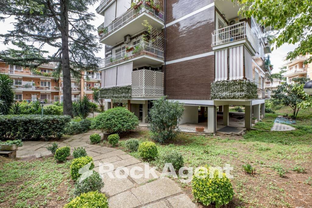 Giardino - Bilocale via Mauro Morrone, 48, Roma - foto 2