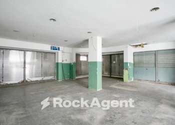 Interno non residenziale - Negozio via Eugenio Torelli Viollier, 63, Roma - foto 3