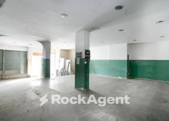 Interno non residenziale - Negozio via Eugenio Torelli Viollier, 63, Roma - foto 4