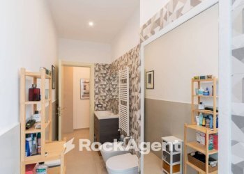 Bagno - Bilocale via Francesco Petrarca, 141, Napoli (zona Posillipo) - foto 18