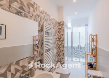 Bagno - Bilocale via Francesco Petrarca, 141, Napoli (zona Posillipo) - foto 19