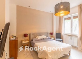 Camera da letto - Bilocale via Francesco Petrarca, 141, Napoli (zona Posillipo) - foto 13