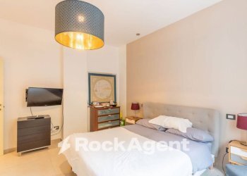 Camera da letto - Bilocale via Francesco Petrarca, 141, Napoli (zona Posillipo) - foto 15