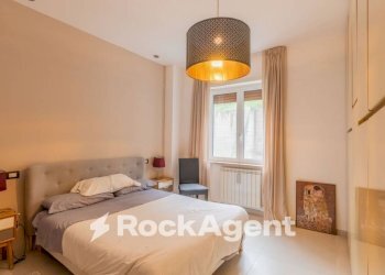 Camera da letto - Bilocale via Francesco Petrarca, 141, Napoli (zona Posillipo) - foto 16