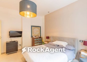 Camera da letto - Bilocale via Francesco Petrarca, 141, Napoli (zona Posillipo) - foto 15