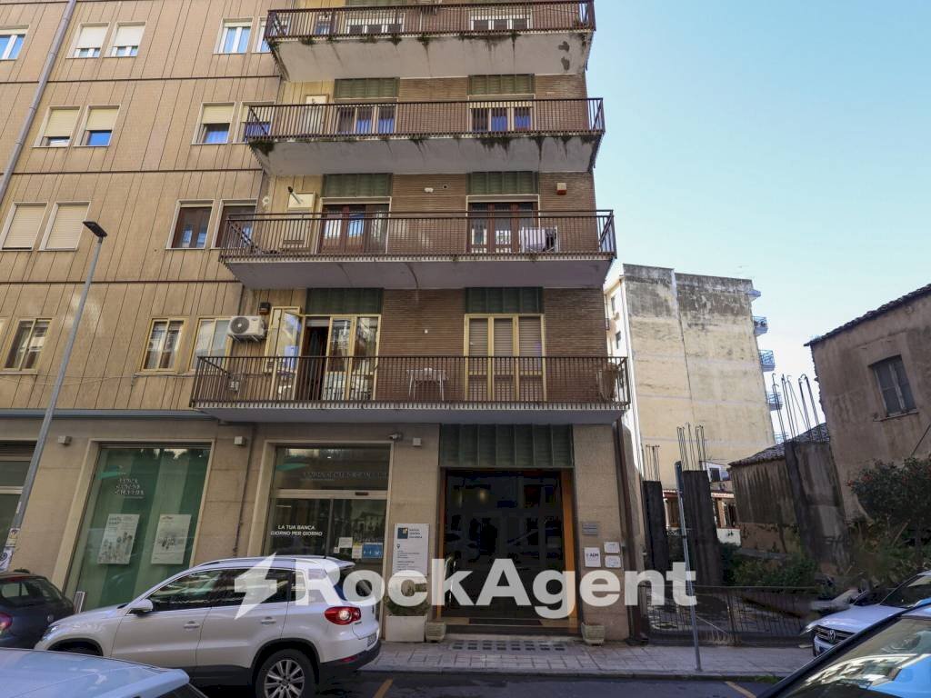 Facciata - Ufficio via Edmondo Buccarelli, 4, Catanzaro - foto 1