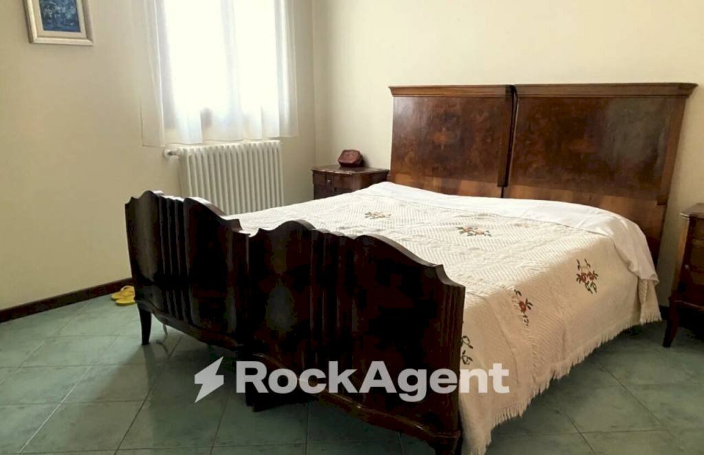 Camera da letto - Two-room apartment via Abetone Inferiore, Maranello - photo 3