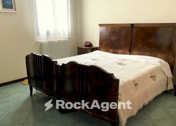 Camera da letto - Two-room apartment via Abetone Inferiore, Maranello - photo 3