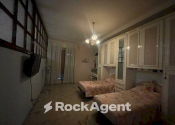 Camera da letto - Trilocale via Angelo Volpicelli, 34, Arzano - foto 8