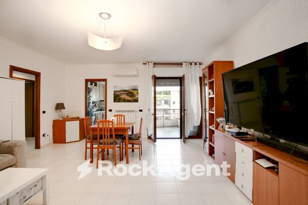 Salone - Three-room apartment via Generale Giuseppe Valle, 42, Roma - photo 3