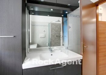 Bagno - Trilocale via Generale Giuseppe Valle, 42, Roma - foto 17