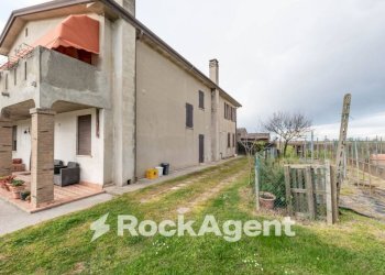 Facciata - Casa indipendente via Argine Sinistro, 5, Correzzola - foto 12
