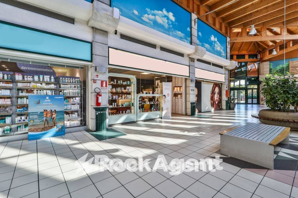 Interno non residenziale - Negozio via Amilcare Ponchielli, 23, Bologna (zona Savena) - foto 1