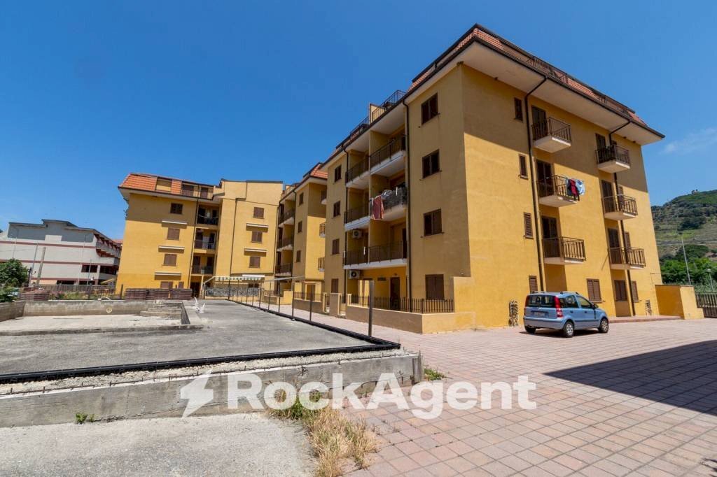 Facciata - Two-room apartment via Cavour, Nocera Terinese - photo 1