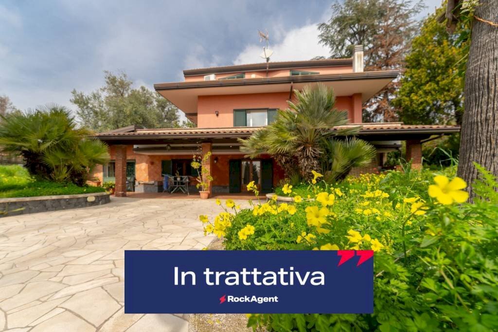 Facciata - Villa via Pietro Maroncelli, 8, Trecastagni - foto 2