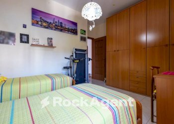 Camera da letto - Quadrilocale viale Barlaam da Seminara, 36, Catanzaro - foto 16