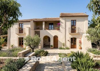 Facciata - Rustico via Gelsa Grande, Ardore - foto 1