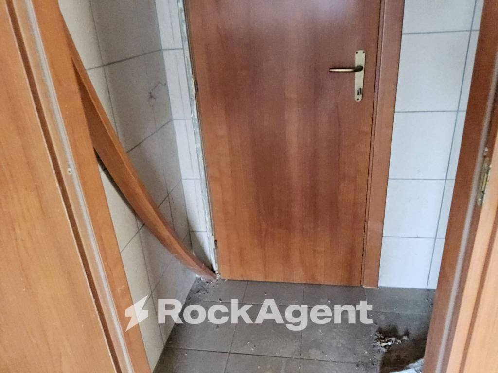 Interno palazzo - Negozio corso G. Garibaldi, 366, Siderno - foto 3