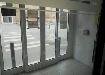 Shop Piazza XX settembre, Comacchio - photo 4