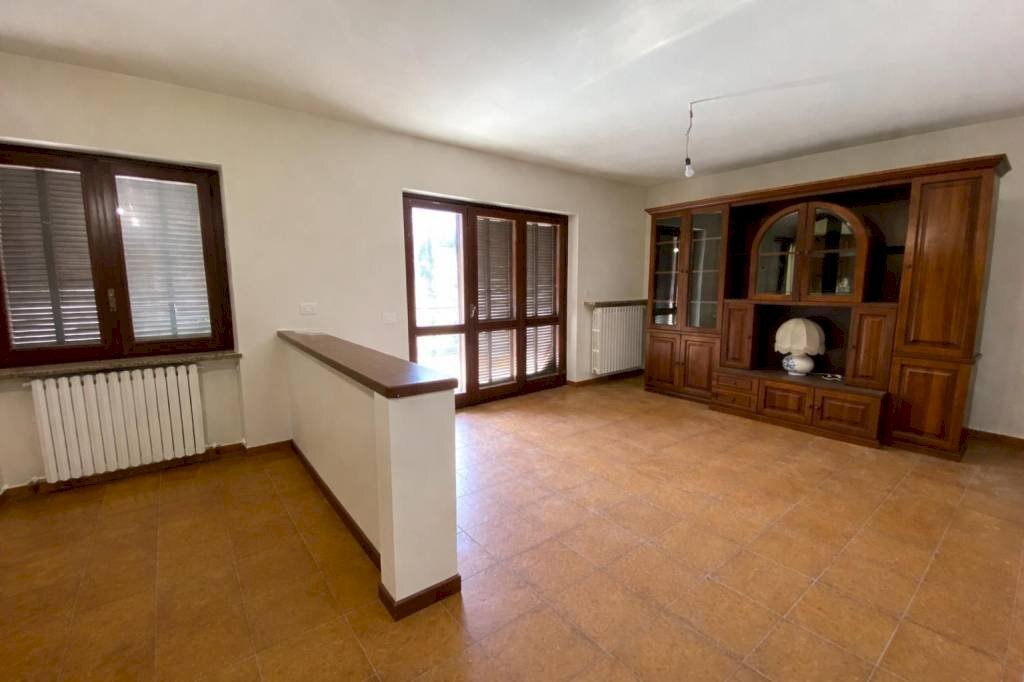 Salone - Appartamento via San Michele, 7, Niella Tanaro - foto 2