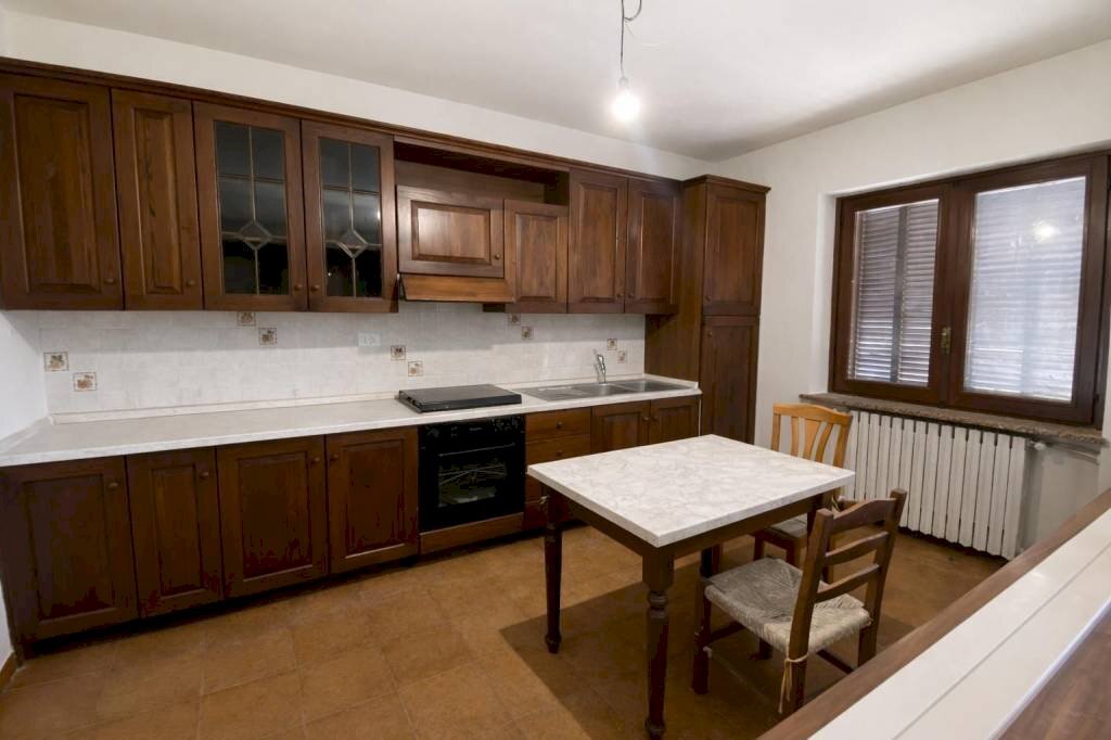 Cucina - Appartamento via San Michele, 7, Niella Tanaro - foto 3