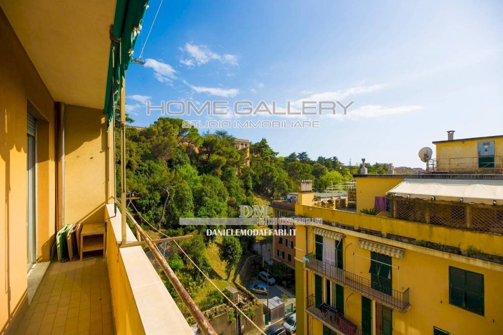 Balcone - Trilocale via Donghi, Genova (zona Marassi) - foto 1