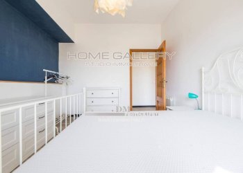 Camera da letto - Trilocale via Donghi, Genova (zona Marassi) - foto 9