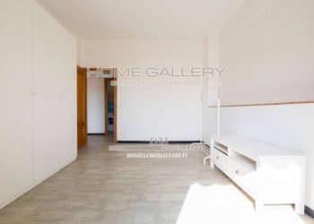 Camera da letto - Trilocale via Donghi, Genova (zona Marassi) - foto 12