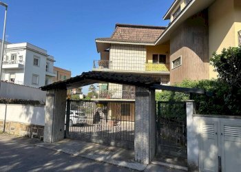 Facciata - Appartamento via delle Roselle, 22, Anzio - foto 1