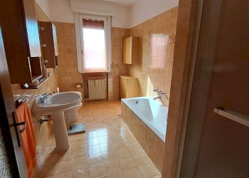 Bagno padronale - Villetta via Lelia Lodigiani, Vaiano Cremasco - foto 12