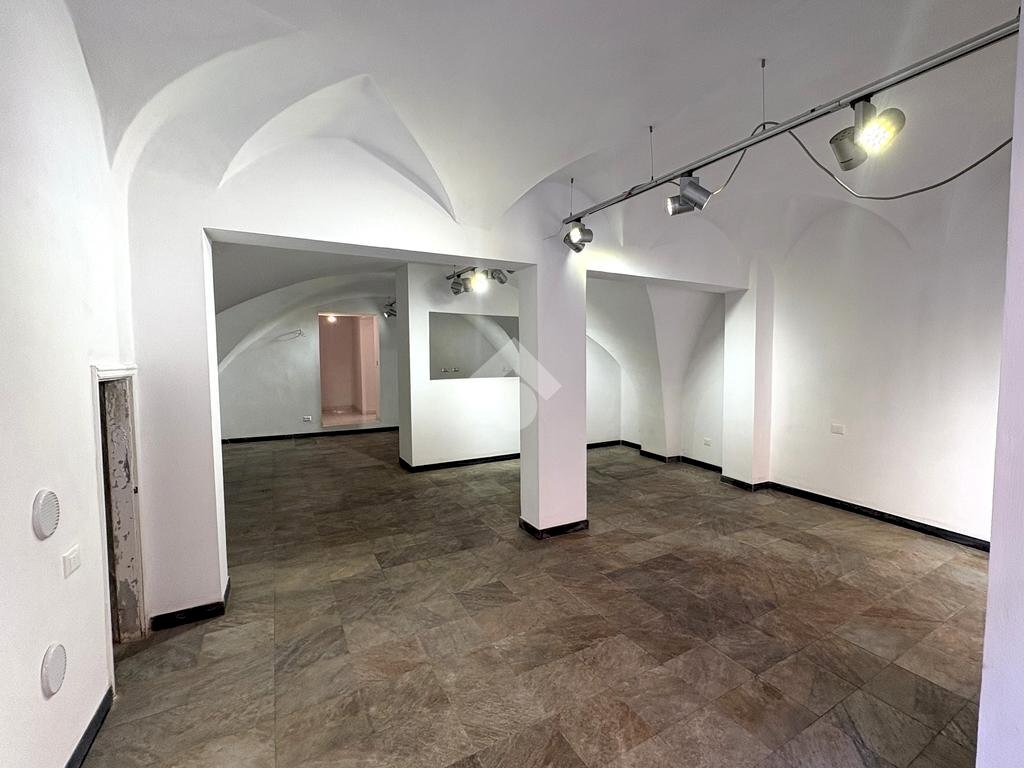 Shop Locale commerciale Via Boragine, Loano - photo 2